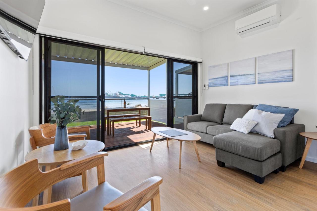 Port Lincoln Beachfront Apartments エクステリア 写真